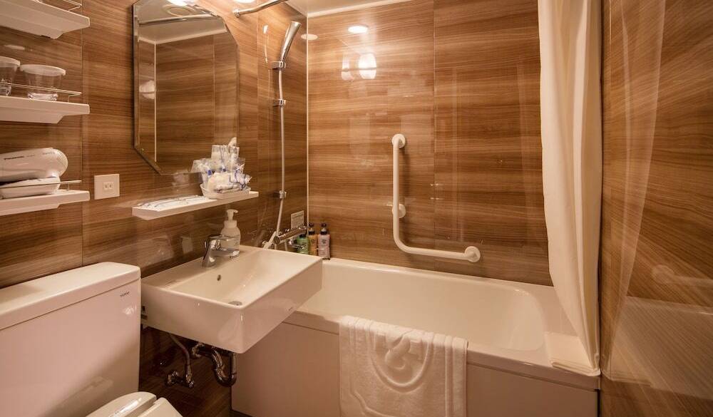 客室バスルーム一例 / 5