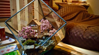 [漆黒の間/Shikkoku-Ma:203号室] スタジオコンフォート: スライド式ダブルベッド/布団 専用バスルーム (シャワーブース/シャワートイレ) 禁煙