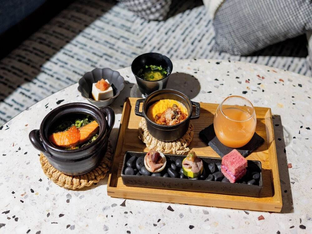 朝食