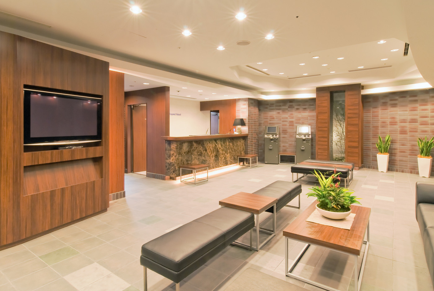 遅い到着も安心！効率よく快適に過ごしたいカップルにおすすめホテル3452555