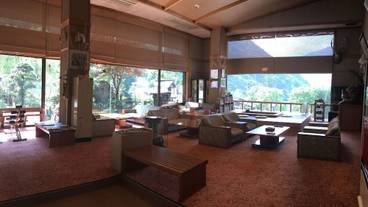 ロビーラウンジ / 4