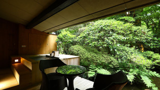 本館露天風呂付客室 和室2間露天風呂付 12畳+4.5畳（50平米）