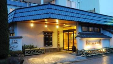 施設の入り口 / 3