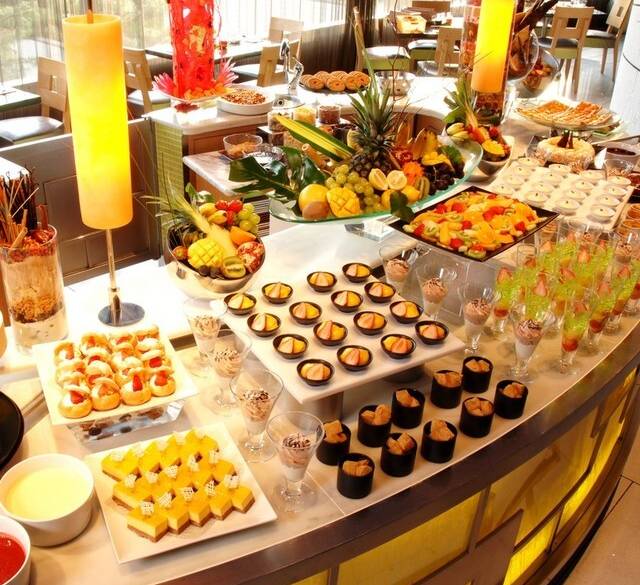 五感を刺激する
和洋中朝食ビュッフェ / 2