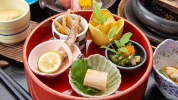 食事・飲み物 / 12