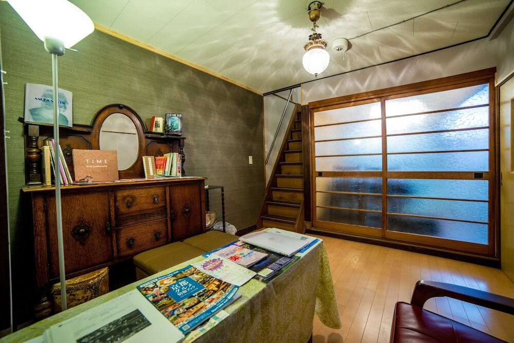 客室内のダイニングエリア