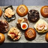 お楽しみの朝食は
2種のミニバーガー / 3