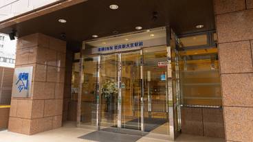 施設の入り口 / 4