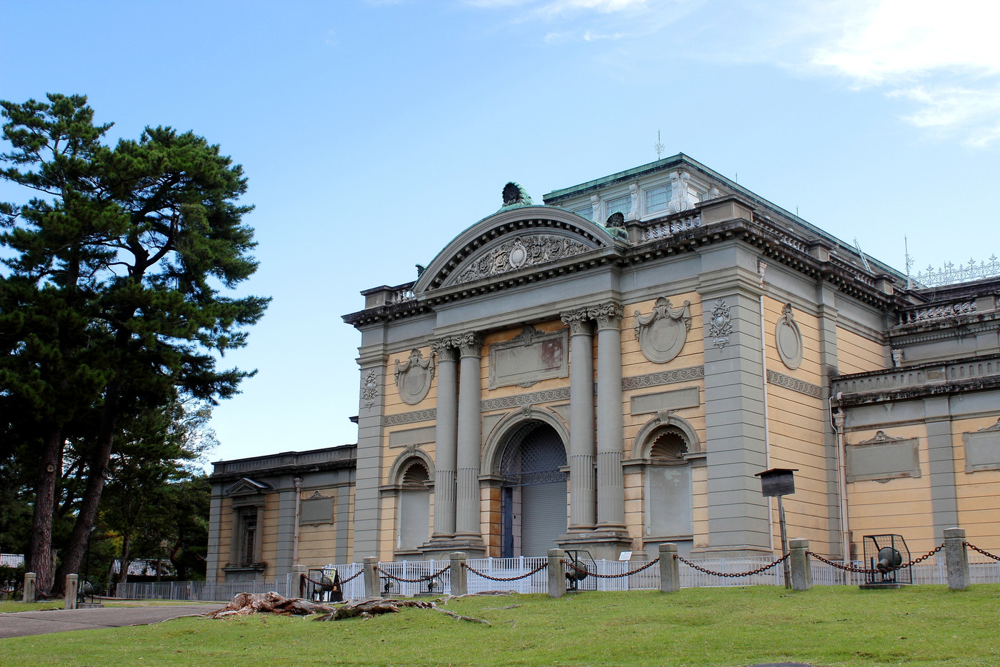 奈良国立博物館