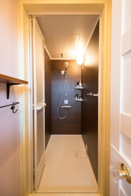 バスルームのシャワー