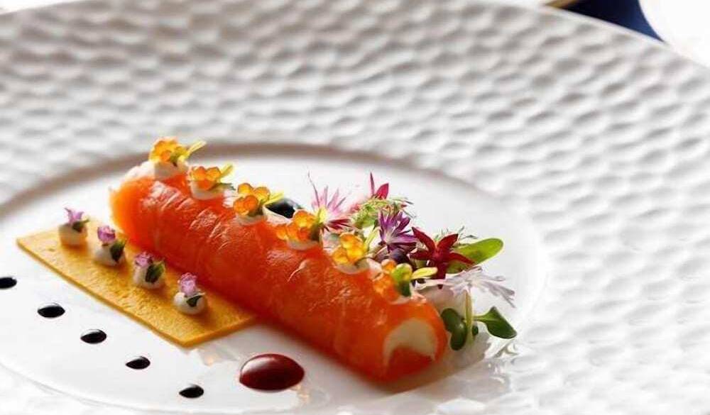 自然の大パノラマを望む
優雅なフレンチディナー / 2