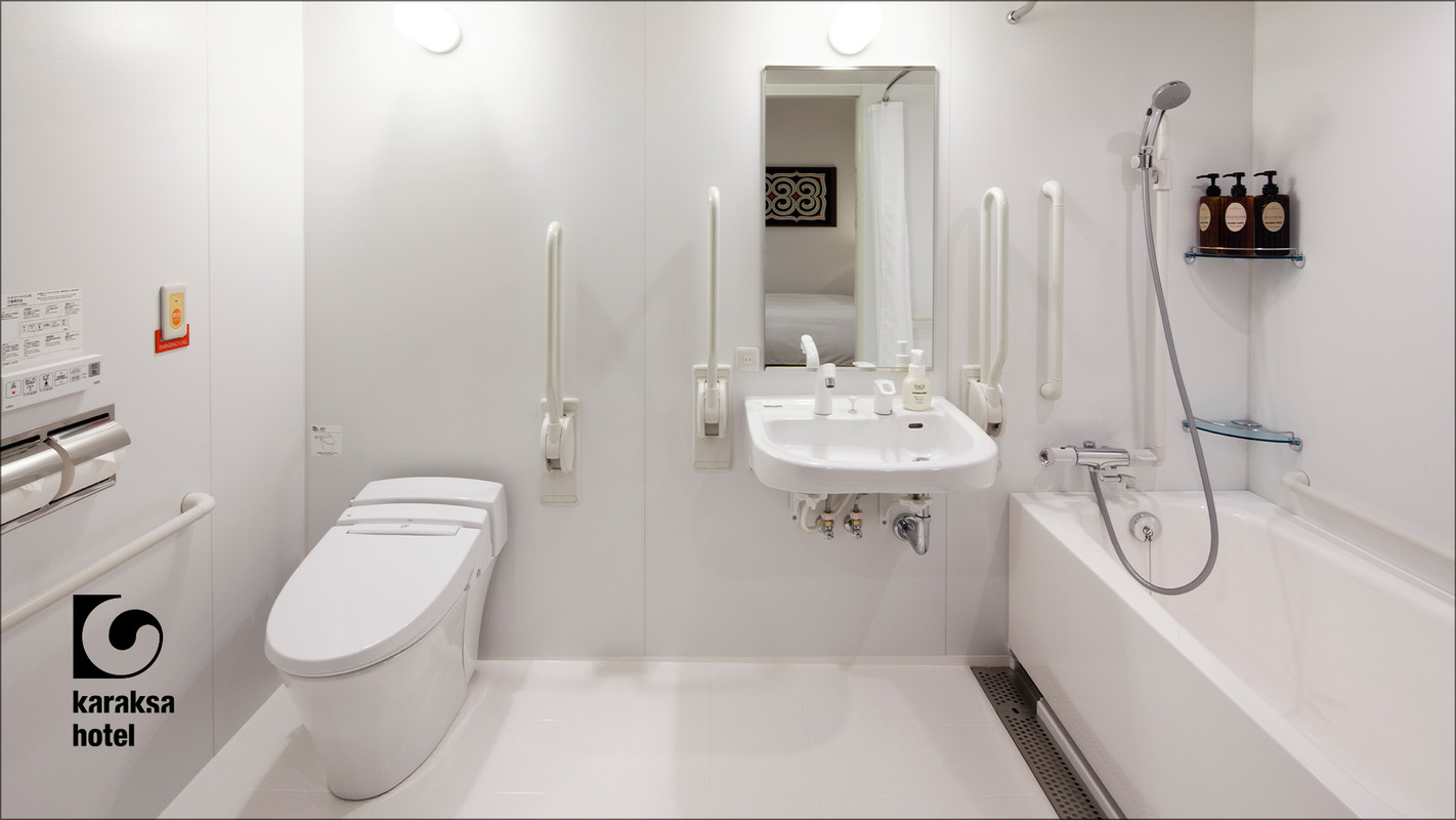 アクセシブルルームのバスルーム