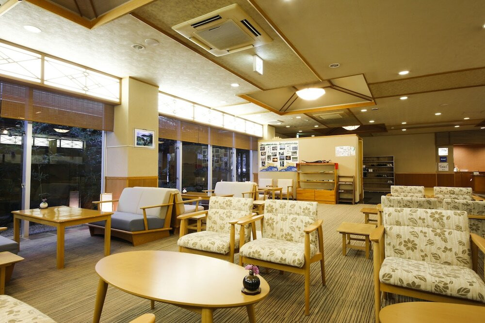 ロビーラウンジ