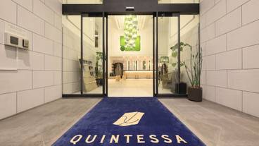 施設の入り口 / 8