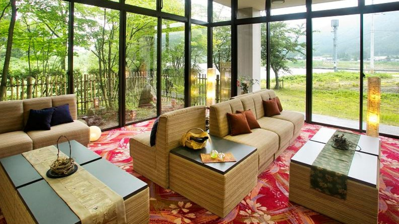 紙おむつやバウンサーなどベビーグッズが充実4375415