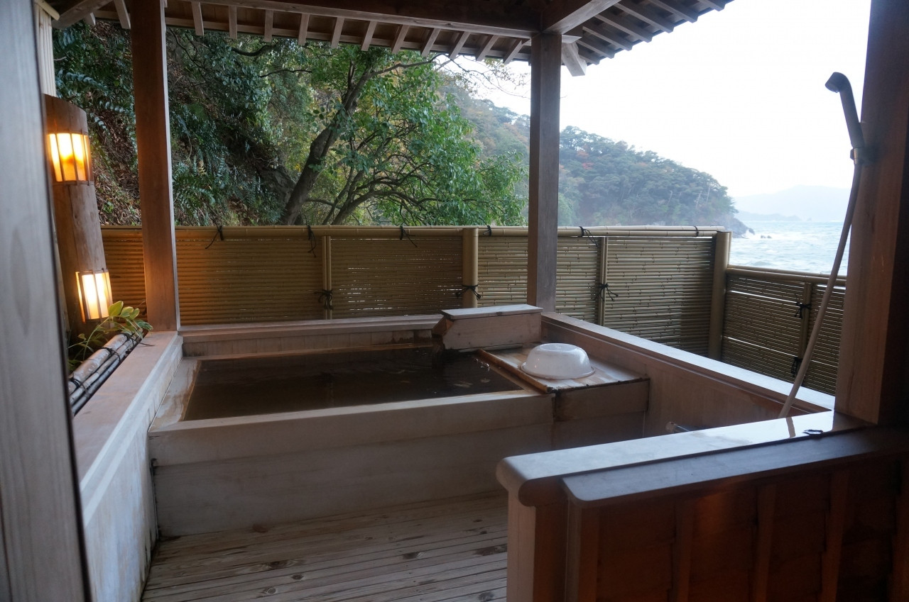 オーシャンフロントの宿!波の音を聞きながら食事を楽しんで4260334