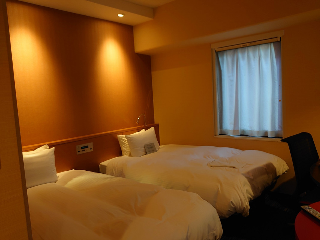 リフォームされ清潔感のある部屋