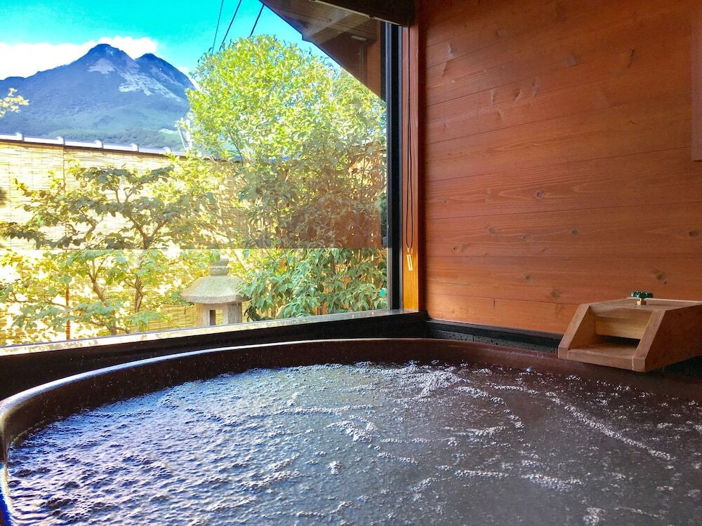 由布岳を眺め、アットホーム感にも癒される温泉3483738