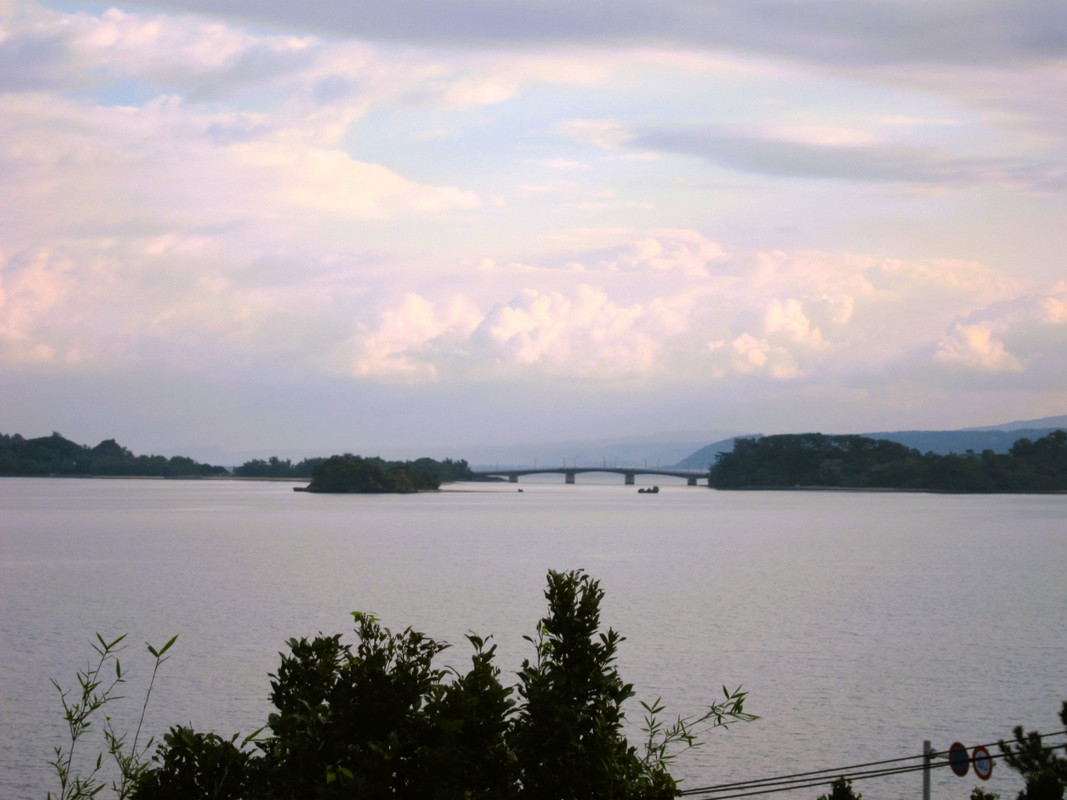 県道から黄昏の羽地内海