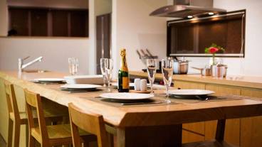 客室内のダイニングエリア / 6