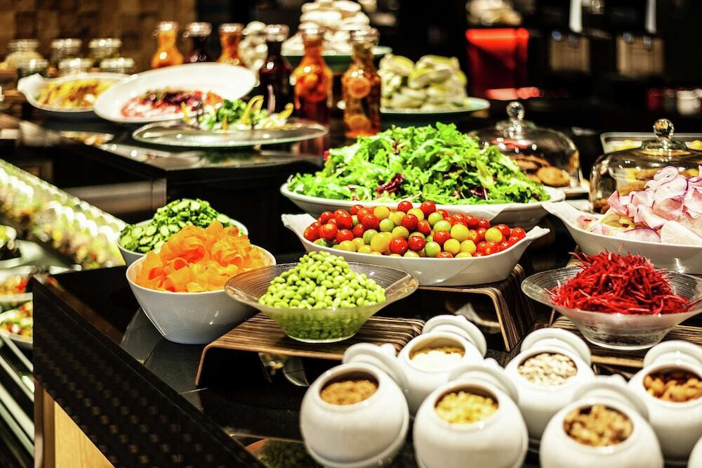 「Folk Kitchen」ビュッフェ台