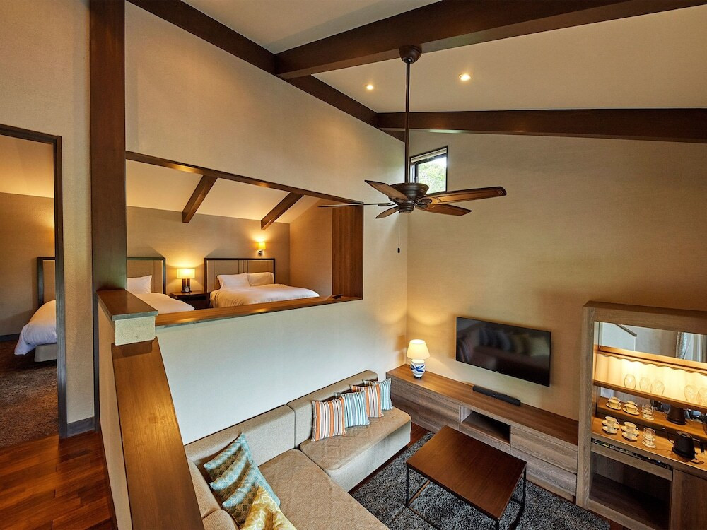 四季折々の景観を楽しめる滞在型リゾートホテル3648794