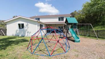 子供用の遊び場 - 屋外 / 2