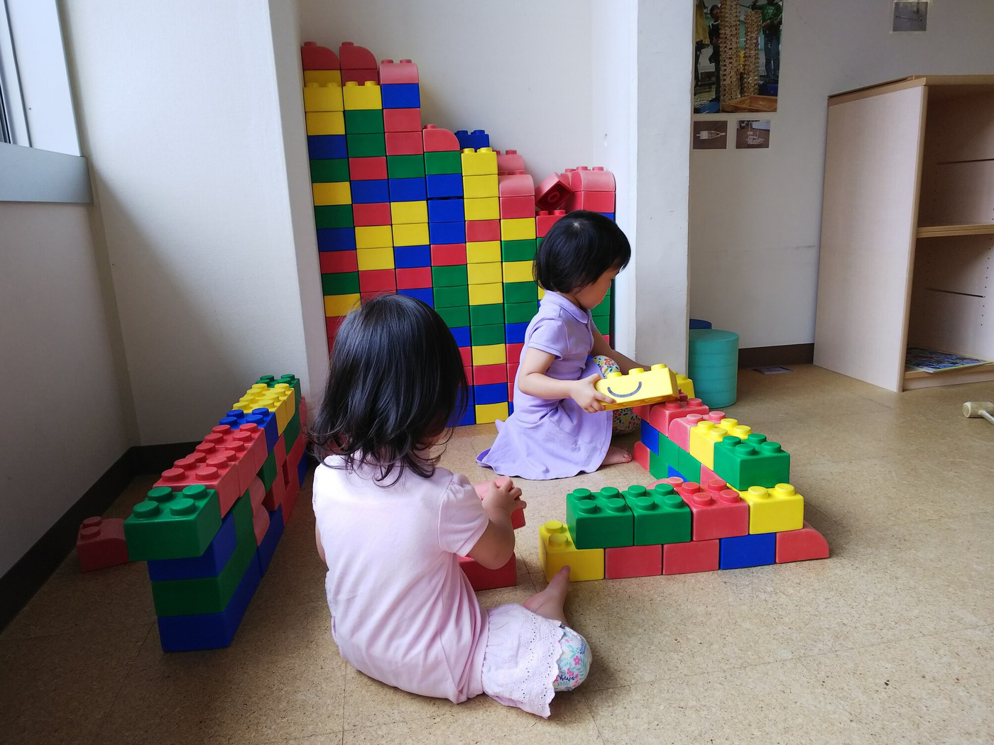 乳幼児専用ルームで好奇心を満たせる2298161