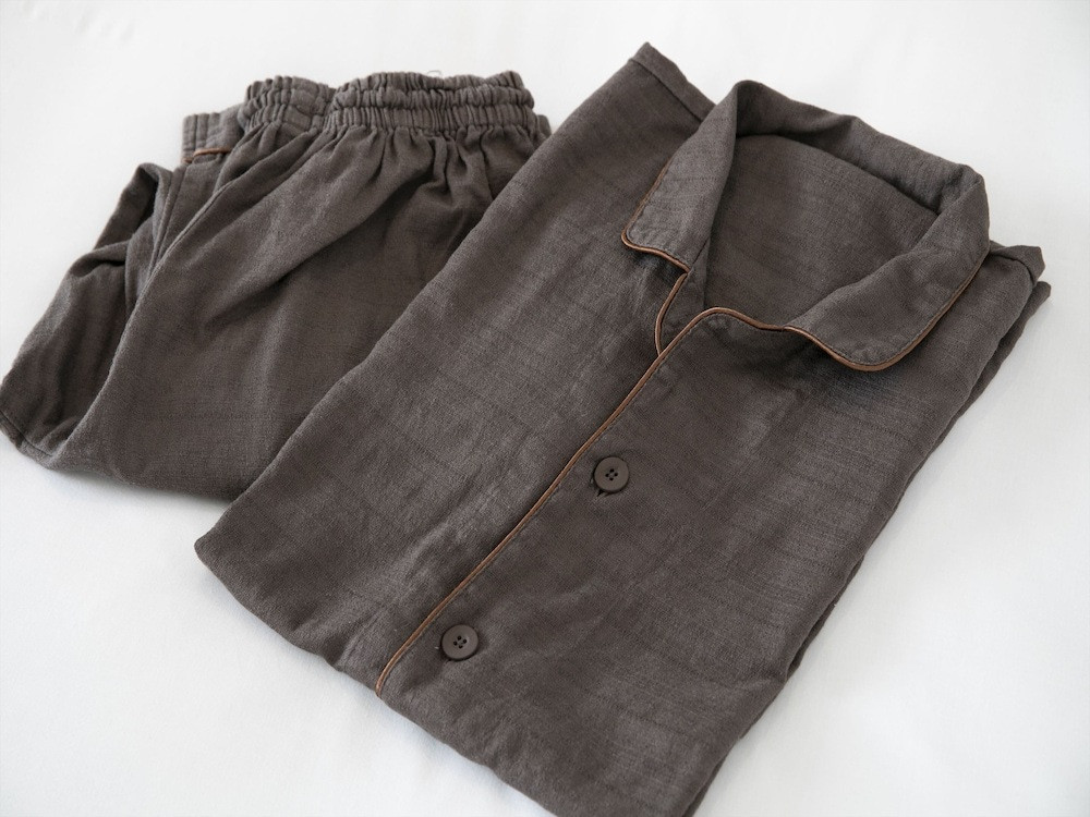 上下セパレートのナイトウェア