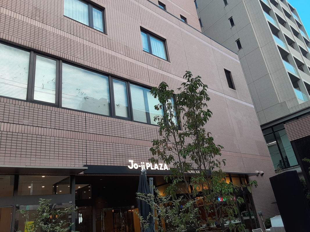 裏側からの外観