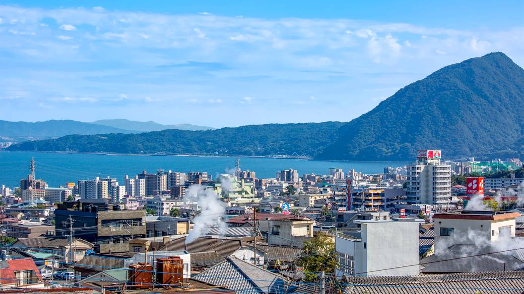 温泉街　別府の街並み / 1