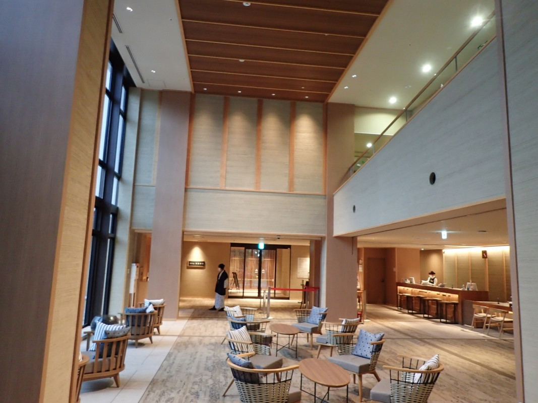 フロント・ロビー