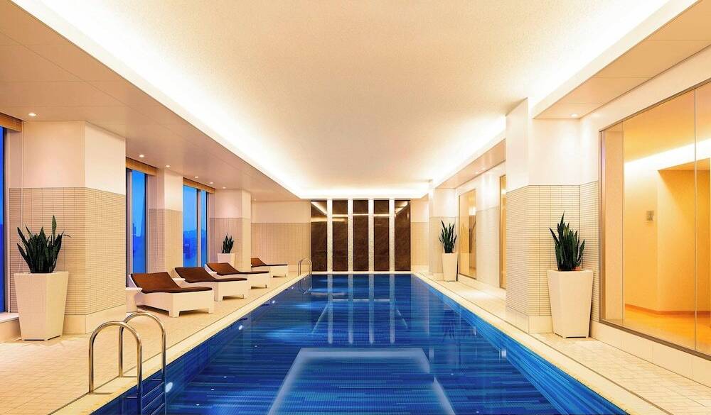 レンタル水着もあるプール / 1