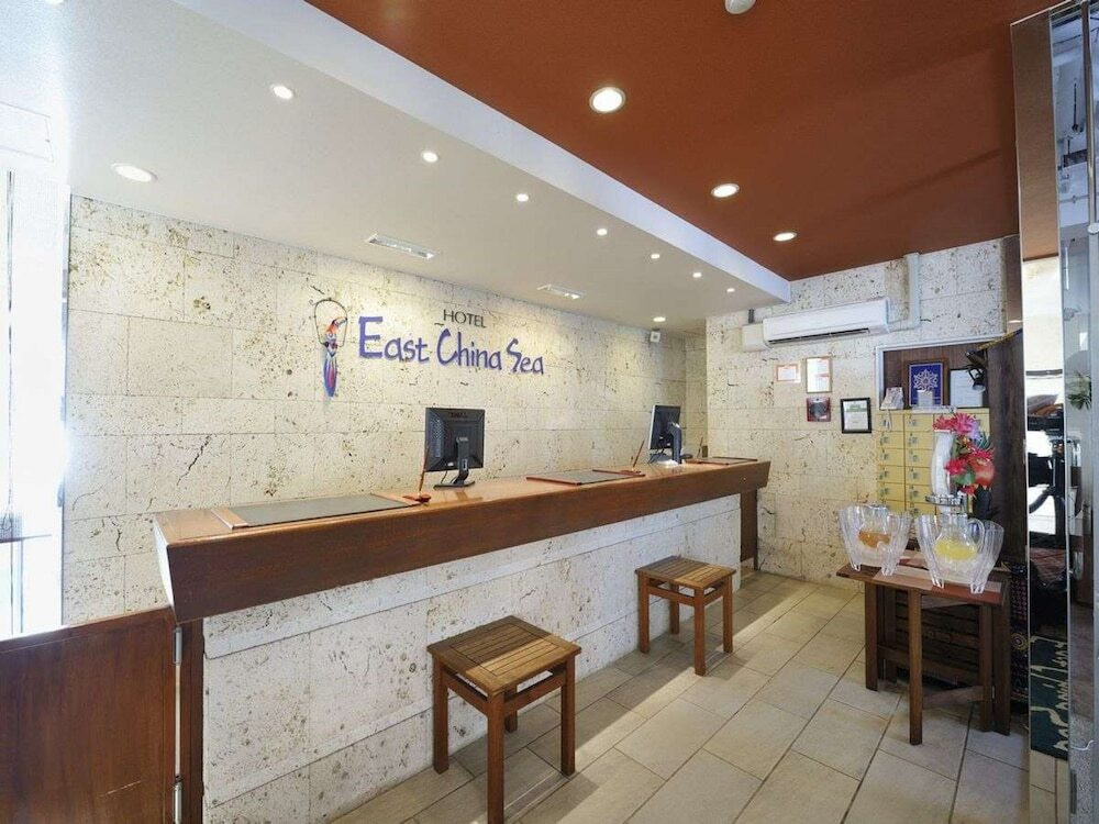 フロントデスク