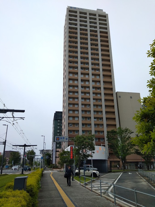 熊本駅を出て右手へ　すぐわかります