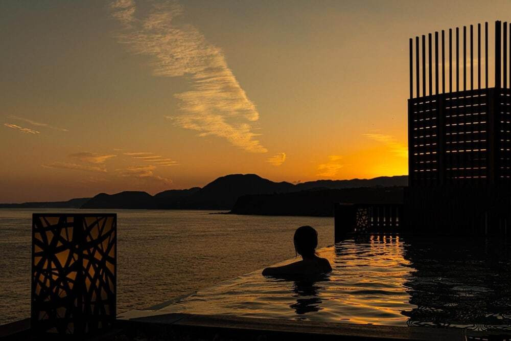 海に溶け込むような絶景露天風呂を堪能4250234