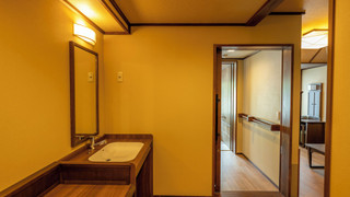 ユニバーサル 36平米 禁煙 / 国道側2~3階 / 天然温泉客室風呂付