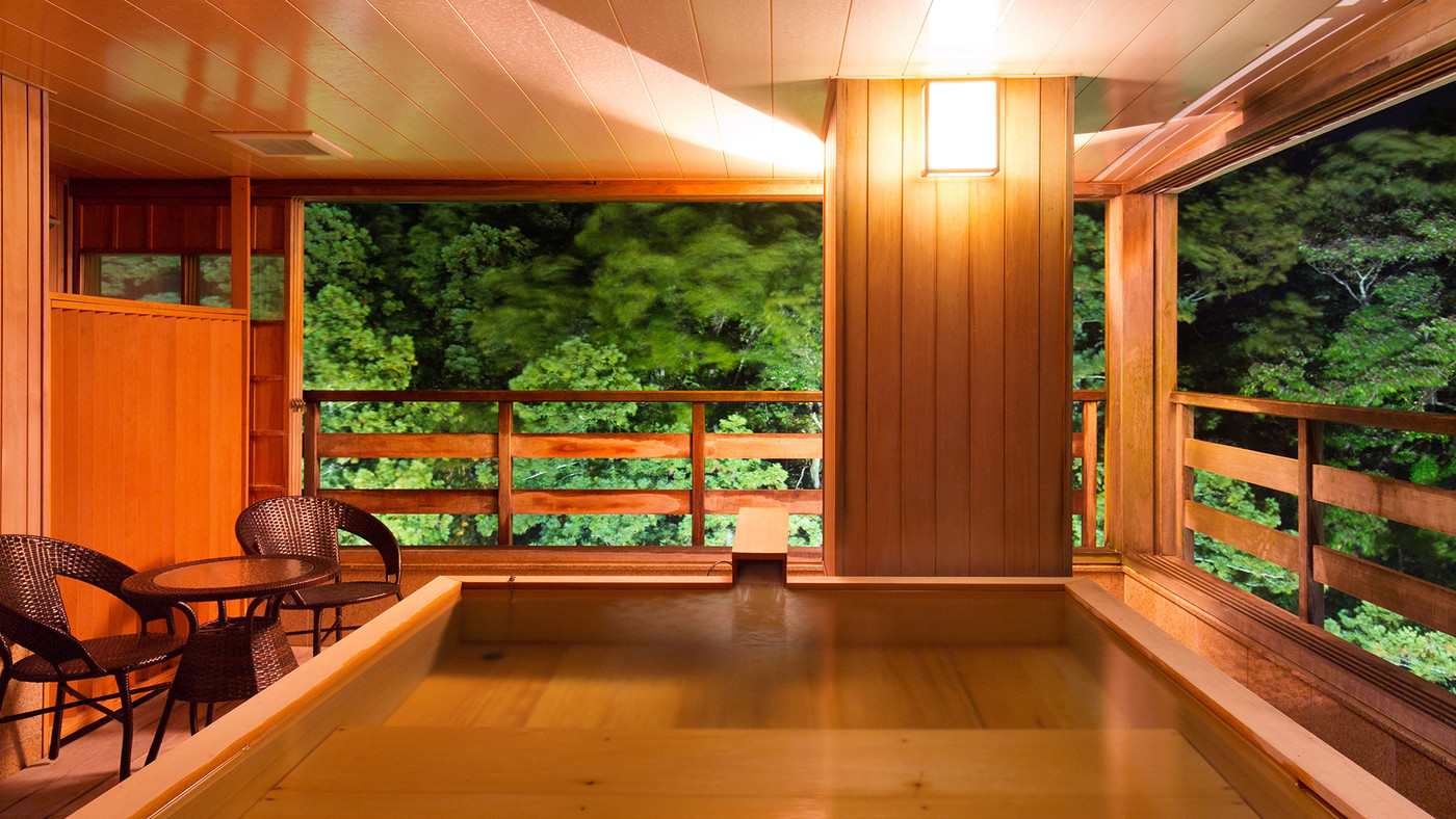 プレミアムな客室に泊まれば朝食もプレミアム！ショーや縁日も人気の宿3845855