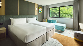 スタンダード ルーム シングルベッド 2 台 (Forest View)