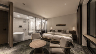 アイコニックスイート 禁煙 (ラウンジアクセス付)