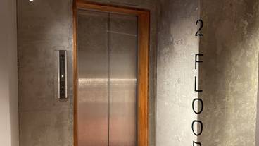 エレベーター / 1