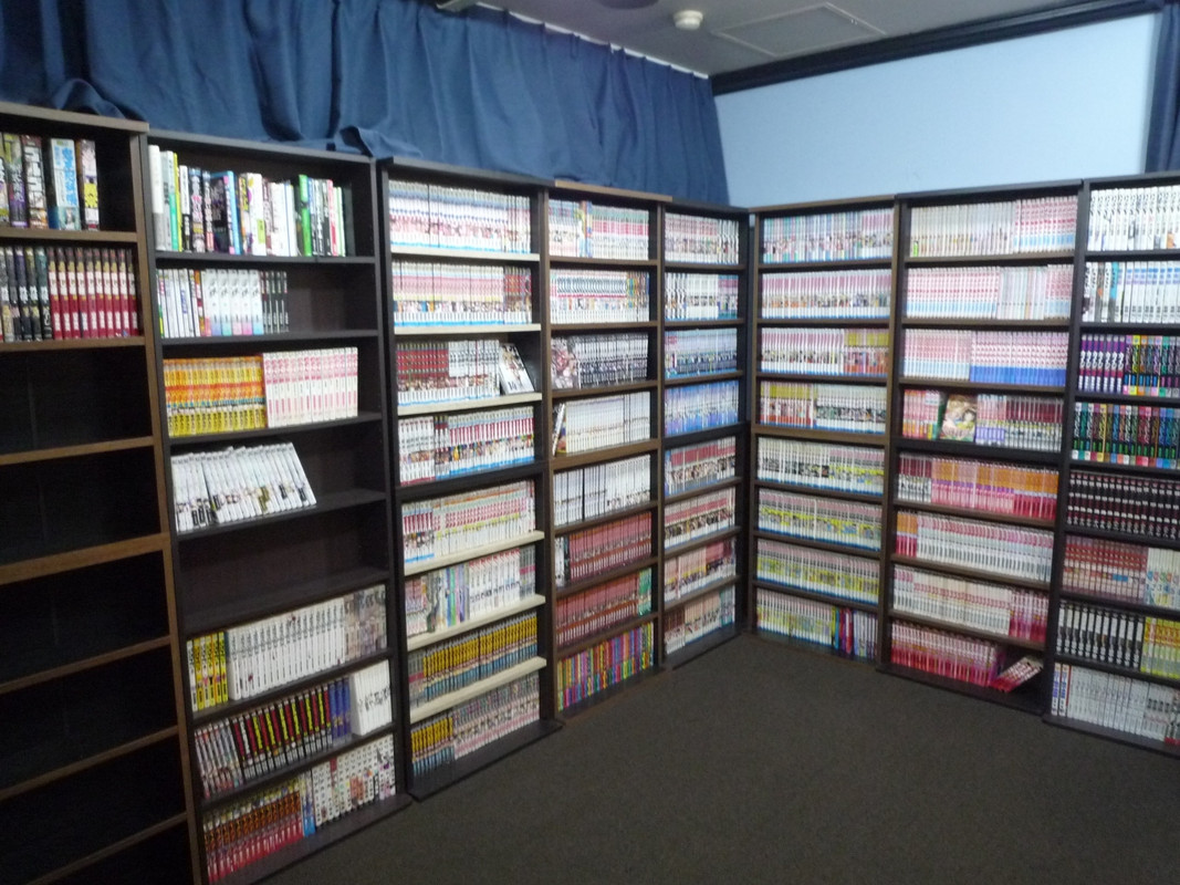 漫画に雑誌とゲーム―コーナー