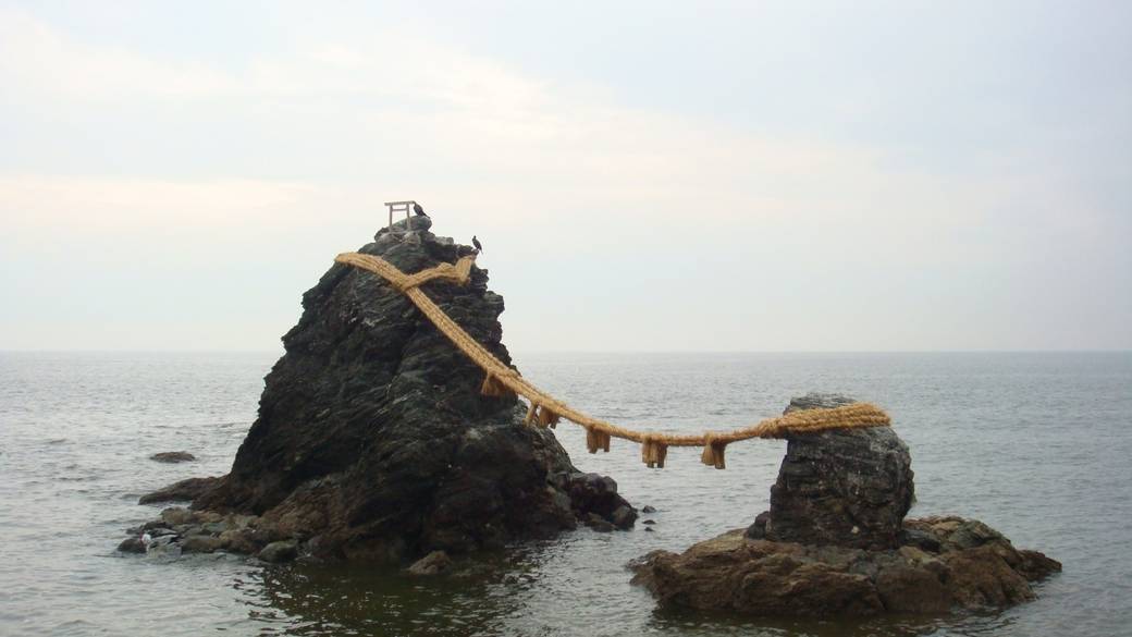 縁結びを願って
名勝二見浦を散策 / 1