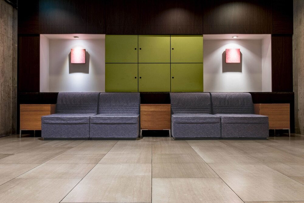 ロビー応接スペース