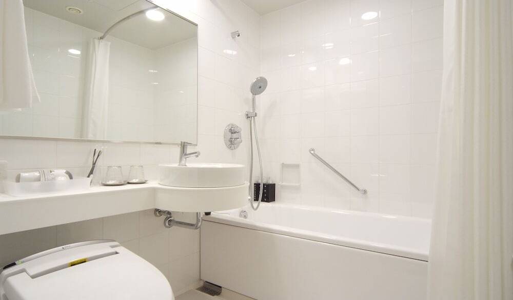 心地良いベッドが魅力
明るい配色の客室 / 5