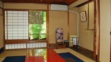 客室内のダイニングエリア / 8