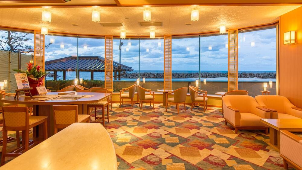 ロビーラウンジ