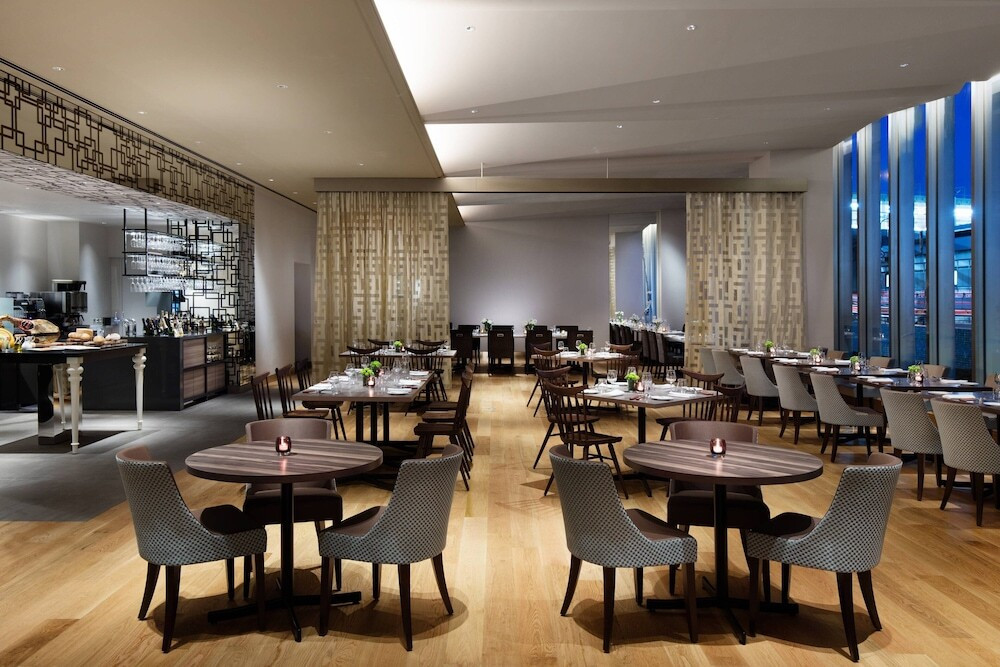 Dining&Bar LAVAROCK 店内