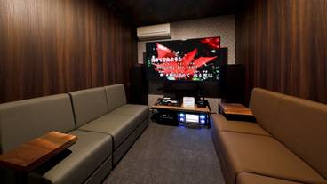 カラオケ ルーム / 2