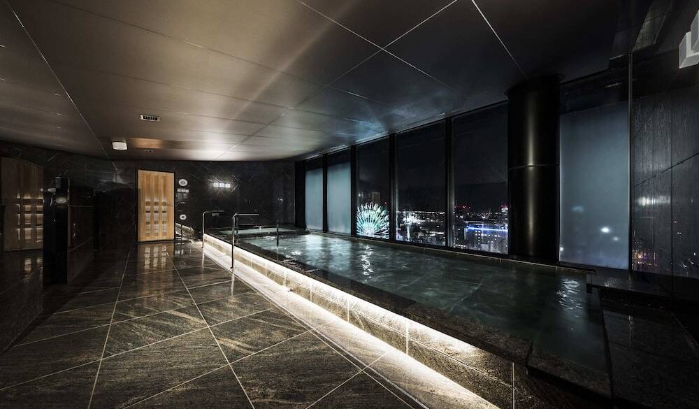 広々とした浴場 / 1